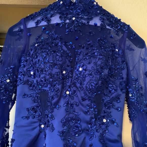 Exquisite evening gown. Excellent condition. - Picture 6 of 8